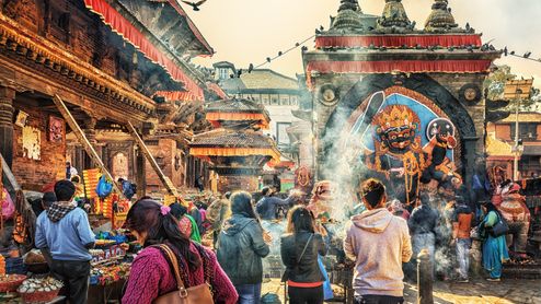 Un temple coloré de Katmandou, très fréquenté.