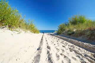 plage de sable fin sur la côte polonaise à côté de votre hôtel spa santé