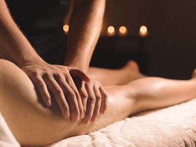 Un massage ayurvédique pour assouplir les tissus