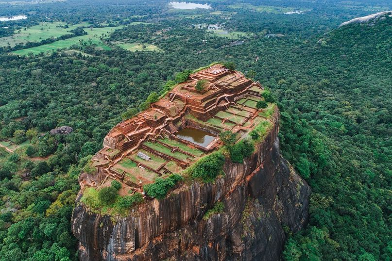 vue sur le rocher du Lion à Sigiriya au Sri Lanka