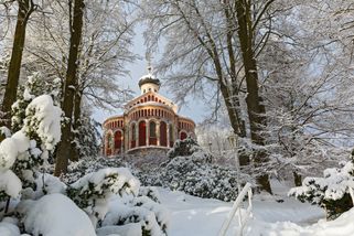 Église orthodoxe russe de Saint Vladimir à Mariánské Lázně en hiver